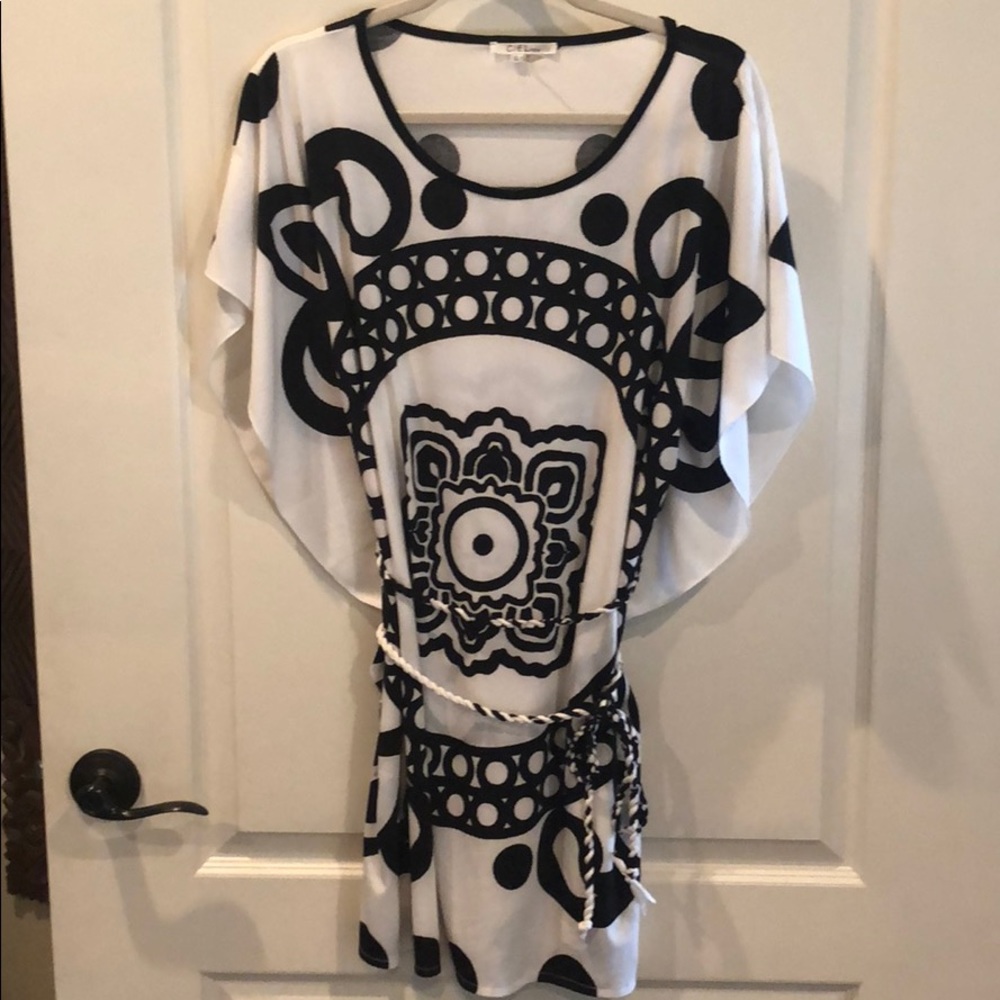 Black & White tunic dress with belt!